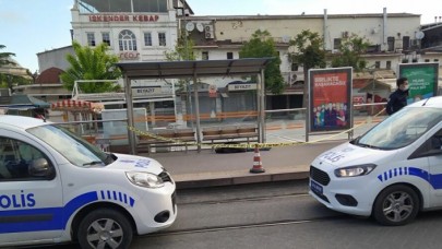 Tramvay durağında erkek cesedi bulundu