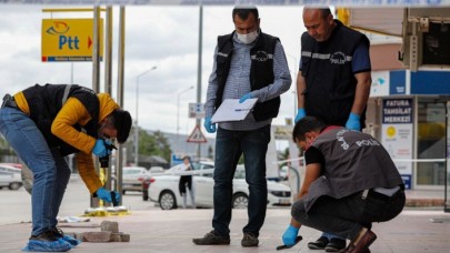 Vahşet: Veysel Tetik,  10 yıllık eşi Selma Tetik'i sokak ortasında öldürdü