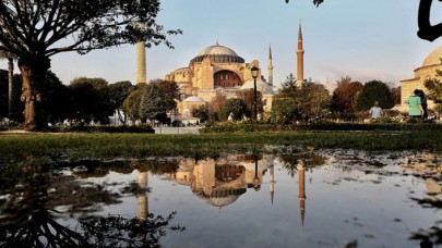 AK Parti'nin Ayasofya anketi Cumhurbaşkanı Erdoğan'a sunuldu: İlk namaz için tarih verildi