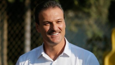 AK Parti'de Alpay Özalan'a yeni görev