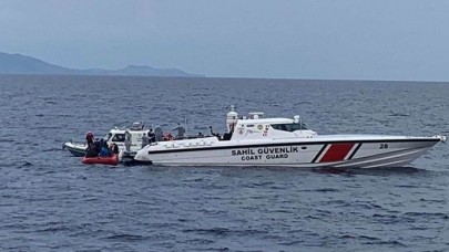 Balıkesir Ayvalık'ta mültecileri taşıyan bot battı: 4 kişi kayıp