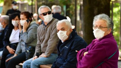 Bilim Kurulu Üyesi açıkladı: 65 yaş üstü bakın ne zaman normale dönecek!