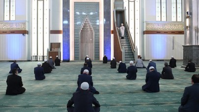 Diyanet İşleri Başkanı açıkladı: Camilerle ilgili flaş karar