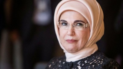 Emine Erdoğan'dan kendisini arayıp yardım isteyen First Lady için jet talimat!