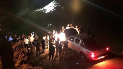 Erzincan'da araç nehre düştü: 4 ölü,  3 yaralı,  1 kayıp