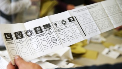 Gelecek Partisi ve DEVA Partisi'nin ardından bir parti daha kuruluyor!