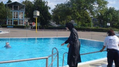 Haşema ile havuza girmeyle ilgili flaş karar