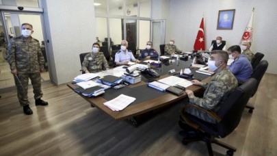 Hulusi Akar'dan flaş açıklamalar: Başlarına yıkıldı!