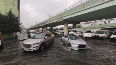 İstanbul'a yağmur ve dolu bastırdı: Ne kadar sürecek?