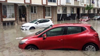 İstanbul Valiliği'nden Esenyurt'taki sel açıklaması: Çocuklar kurtarıldı