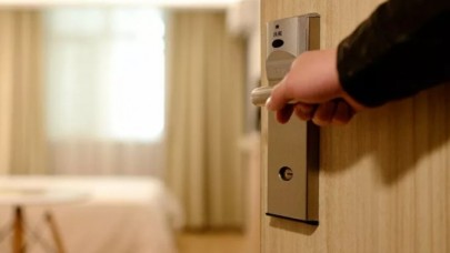 Kovid-19 nedeniyle İstanbul'da mahsur kalan 800'den fazla Cezayirli otel ödemelerini yapmadan gitti