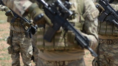 Müthiş görüntüler: Kahraman komandolar sınır ötesine geçti 