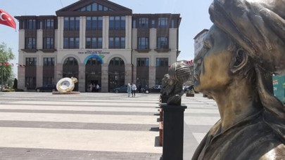 Ordu'da büst krizi büyüyor: Atatürk'e de benzemiyor!