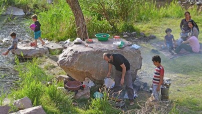 Piknikçilere önemli uyarı: Sakın çimlere uzanmayın!