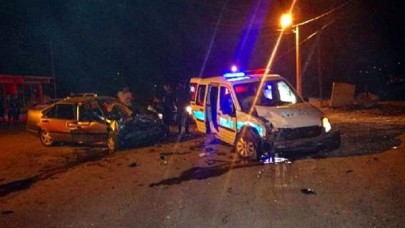 Polis otosu ile otomobil çarpıştı: Ali Aydemir ve Elife Aydemir hayatını kaybetti