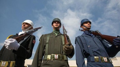 Şanssız Mehmetçik böyle olur: Önce silahı çalındı sonra darbedildi