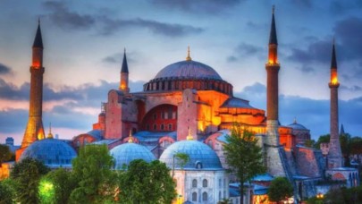 Tarihçi İlber Ortaylı’dan çarpıcı Ayasofya yorumu