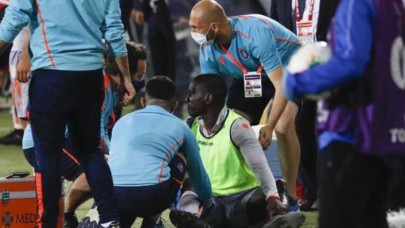 Tarihte ilk bizde oldu: Seyircisiz maçta tribünden su şişesi attılar!