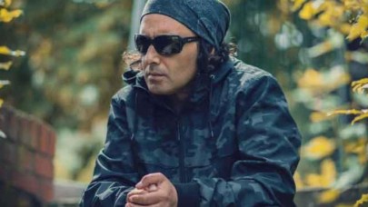 Ünlü rapçi Killa Hakan gözlüğü ve bandanayı çıkardı: Sosyal medya yıkıldı!