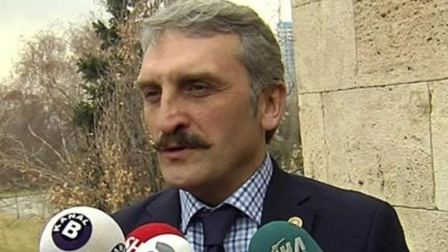 AK Partili Çamlı'dan kadın ve erkeği eşitliği yorumu: Tavuğa horozluk yaptıramazsın