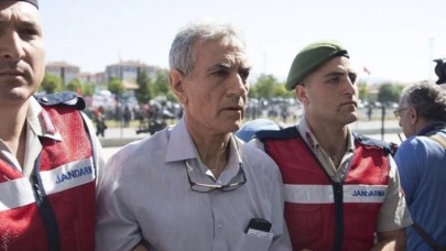 Akın Öztürk'ün emir astsubayı Özdemirci'ye hapis cezası