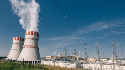 Akkuyu Nükleer Santral inşaatında kule vinç devrildi: Yaralılar var!