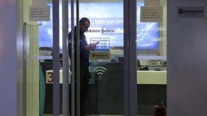 Ankara'da film gibi olay: 1 dakikada banka soydular!