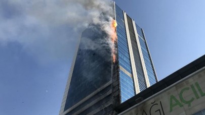 Ankara'da iş merkezi yanıyor: Tehlike var