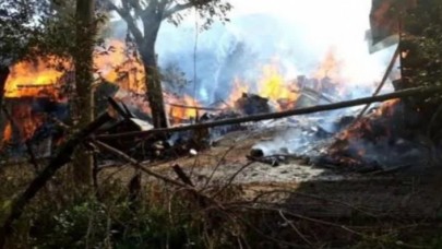 Artvin'de yangın: Evler yandı