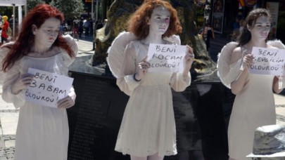 Avcılar'da eylem: Gören gözyaşlarına boğuldu!