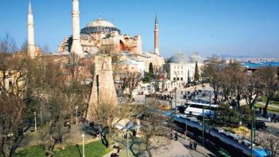 Ayasofya'daki Cuma Namazı izdihamını önlemek için tramvay seferleri durduruldu