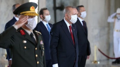 Cumhurbaşkanı Erdoğan Anıtkabir'de: Özel deftere ne yazdı?