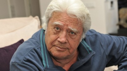 Cüneyt Arkın,  reyting rekorları kıran Kuruluş Osman'ın kadrosuna dahil oldu