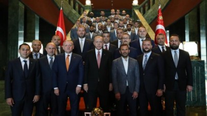 Erdoğan,  şampiyon Başakşehir'i kabul etti