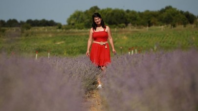 Fabrikadan ayrıldı,  kendi işini kurdu: Lavanta kraliçesi Ceyda Tülmen