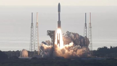 Hedef 'geçmişin izleri': NASA'nın Mars keşif aracı yola çıktı