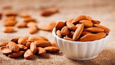 Kilo vermek ve sağlık istiyoruz madem,  bolca yiyelim badem!