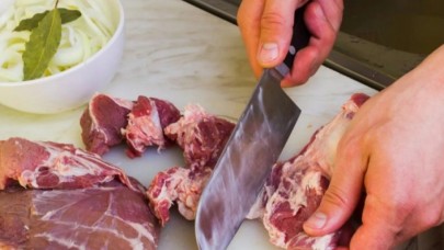 Koronavirüs etin üzerinde yaşayabilir mi? Uzman isimden önemli uyarı