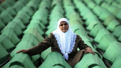 Srebrenitsa kurbanları dualarla uğurlandı: Katliamı unutmayacağız!