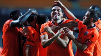 Tarihe geçmeye kaldı 3 maç: Başakşehir koşuyor!