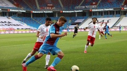 Trabzonspor,  Antalyaspor'la berabere kaldı,  Başakşehir kazandı!