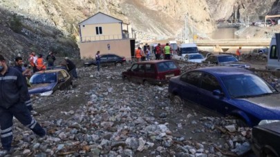 Artvin'de sel felaketi: 4 kişi hayatını kaybetti