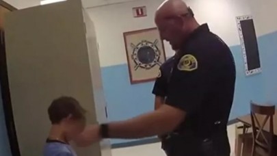 ABD polisinden 8 yaşındaki engelli çocuğa ters kelepçe