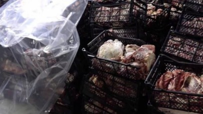 Adana'da 38 ton 920 kilo kokmuş kaçak et ele geçirildi