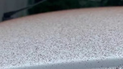 Çikolata fabrikasında arıza: Çevreye 'çikolata yağmuru' yağdı