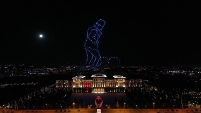 Cumhurbaşkanlığı Külliyesi'nde muhteşem gösteri: Zafer göklere yazıldı