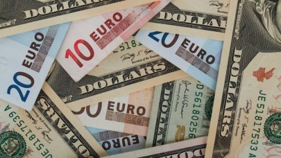 Dolar ve Euro'da hareketlilik sürüyor