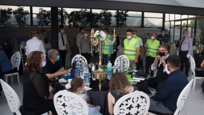 Düğünde oynamak,  restoranda düğün,  yaş günü yapmak yasaklandı