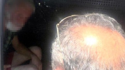 Esnaf,  55 yaşındaki adamın erkek çocuğu istismar ettiğini görünce işi polise bırakmadı