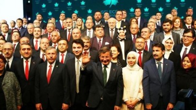 Gelecek Partisi dağılıyor mu: İstifa eden edene!